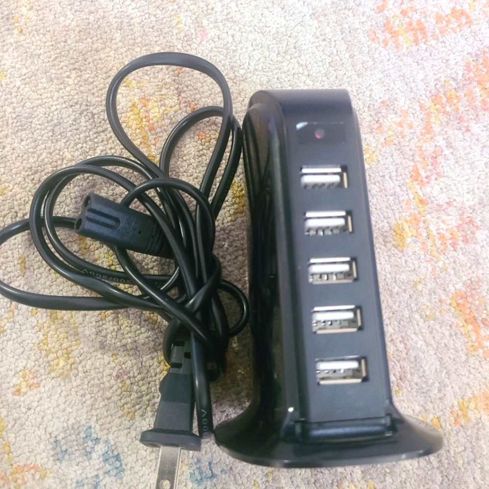 COPY - Spy camera as charger